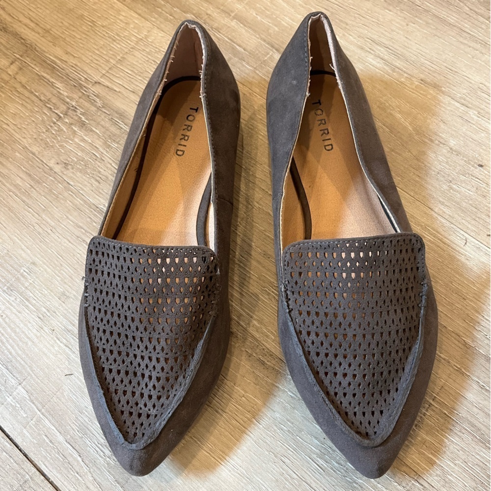 Torrid Perforated Taupe Brown Loafers 9W - Picture 4 of 15